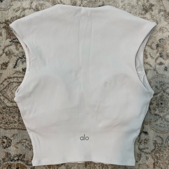 ALO Yoga Ribbed Sweetheart Short Sleeve white crop top XS - Picture 2 of 5